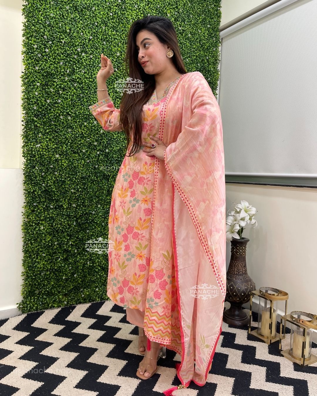 Women Floral Printed Kurta With Pant And Chanderi Dupata Set